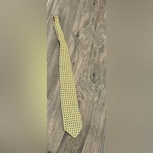 Paolo Gucci Tie yellow and navy blue 100% silk.